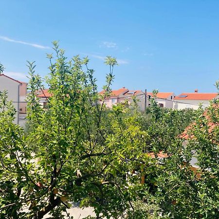 Apartment Mrkic Biograd Na Moru Exterior foto