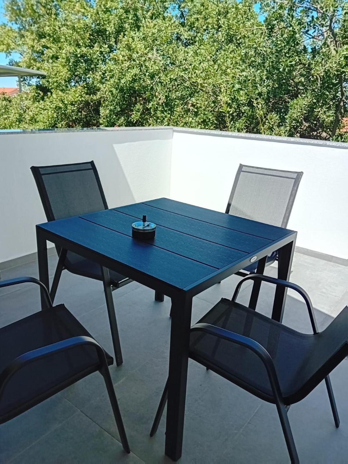 Apartment Mrkic Biograd Na Moru Exterior foto